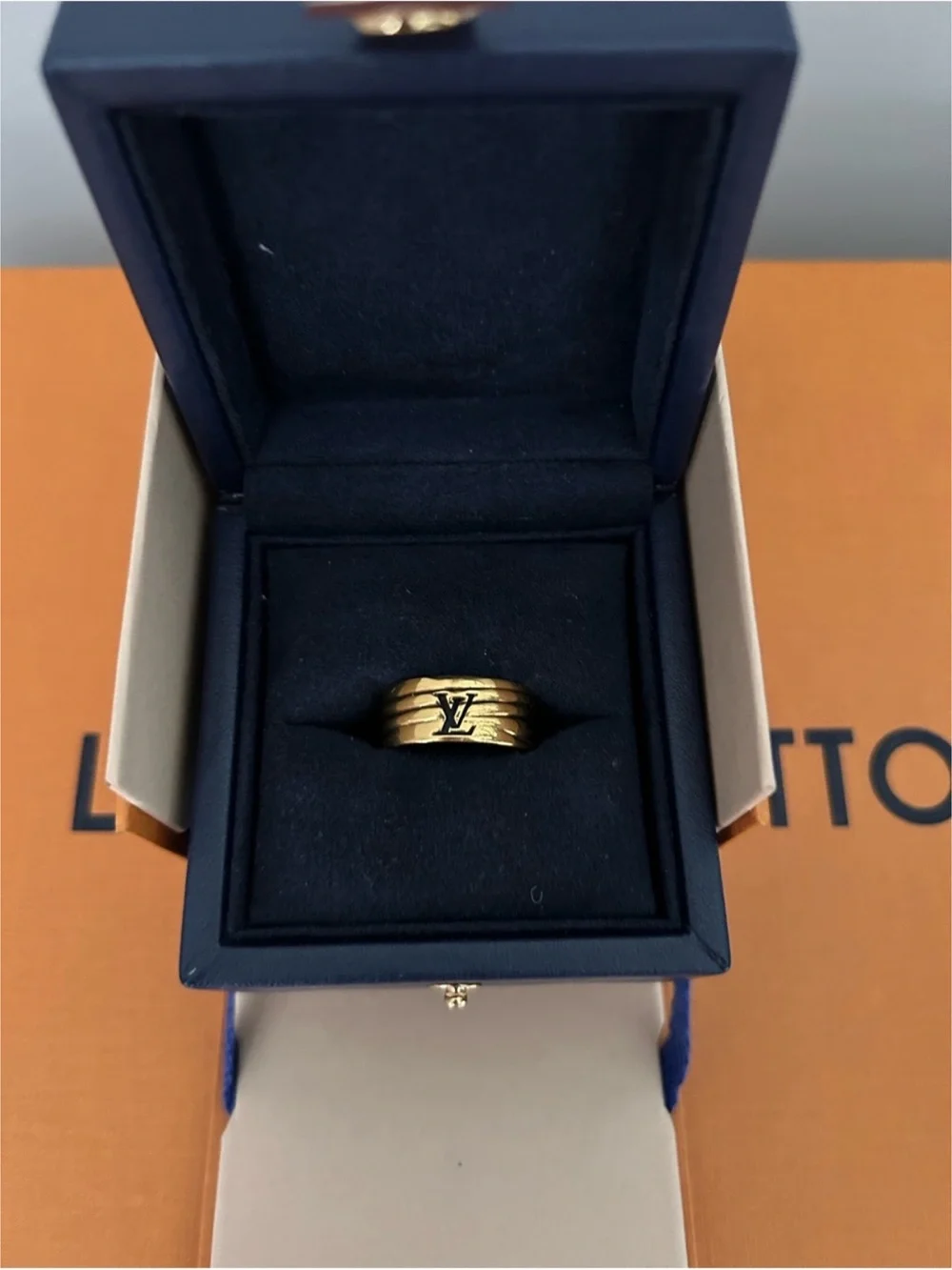 Louis Vuitton Unisex Epi Leather-Patterned Ring SIZE LARGE